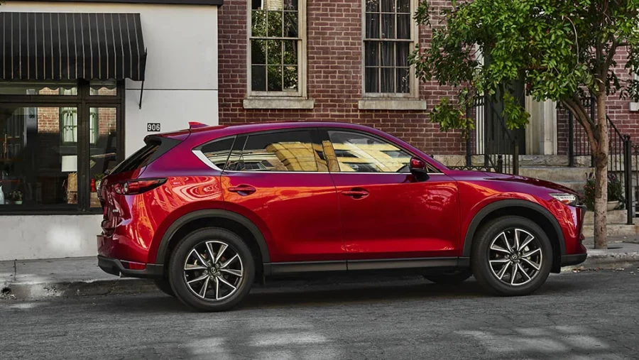 Mazda CX-5 hiện có phiên bản 5 chỗ nổi bật với thiết kế hiện đại